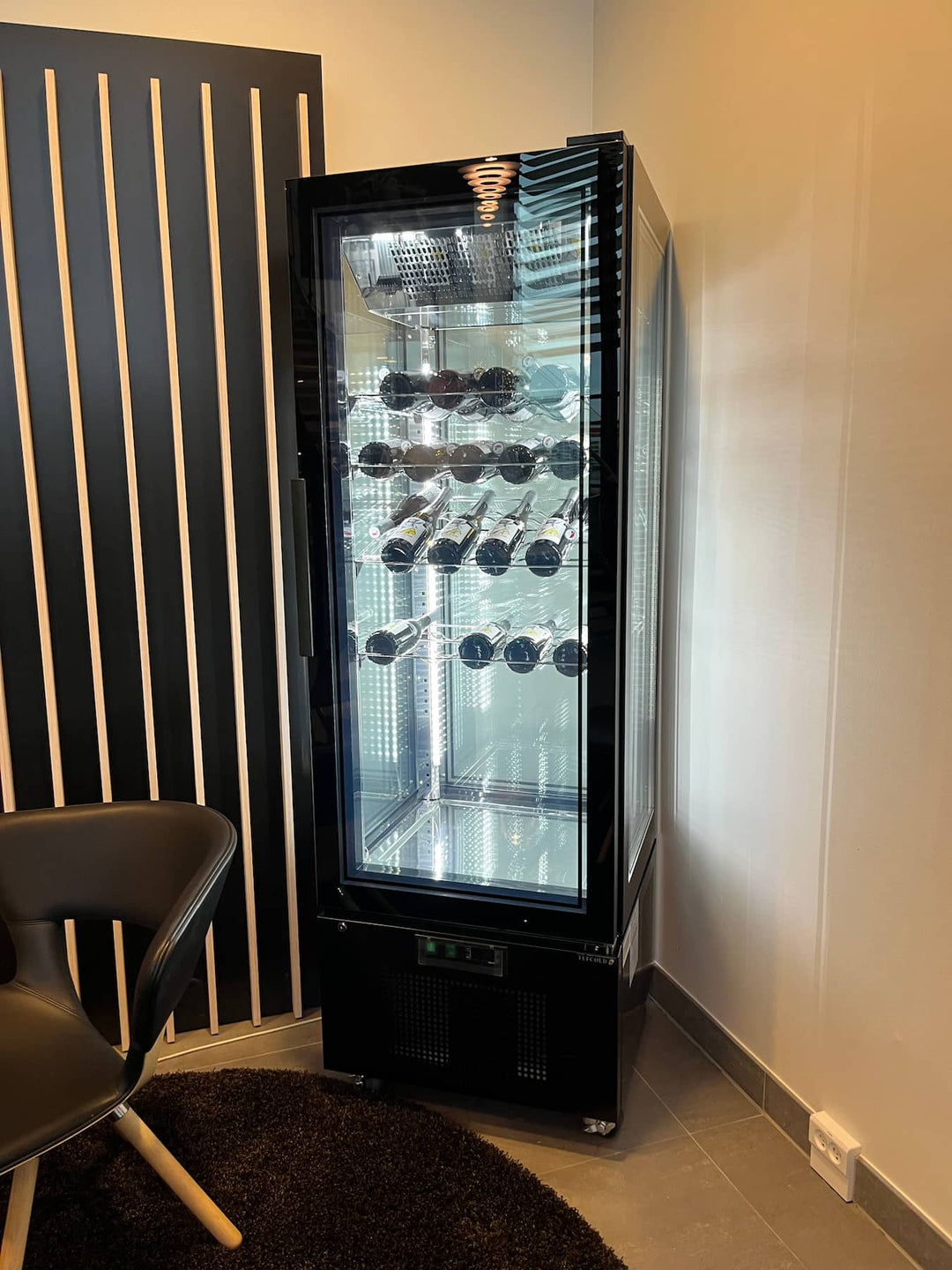 Gulv kølemontre - Tefcold UPD400-C - 6,55 kWh/24timer (Til kager, sandwich eller hvidvin)