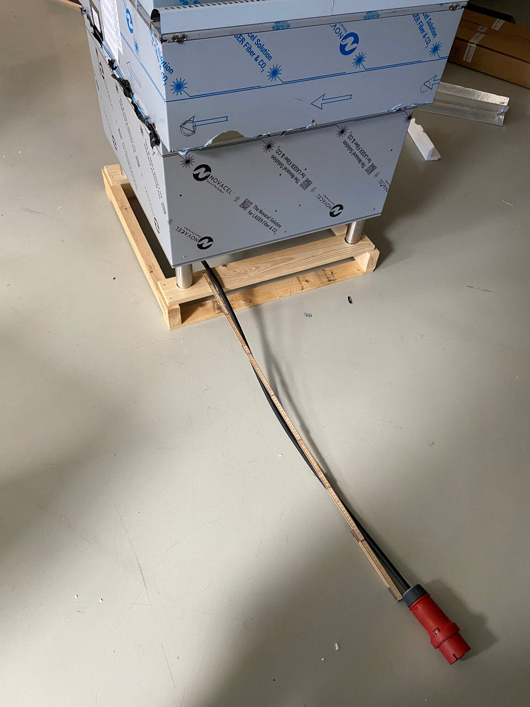 Teknisk samling inden levering med kabel og stik!