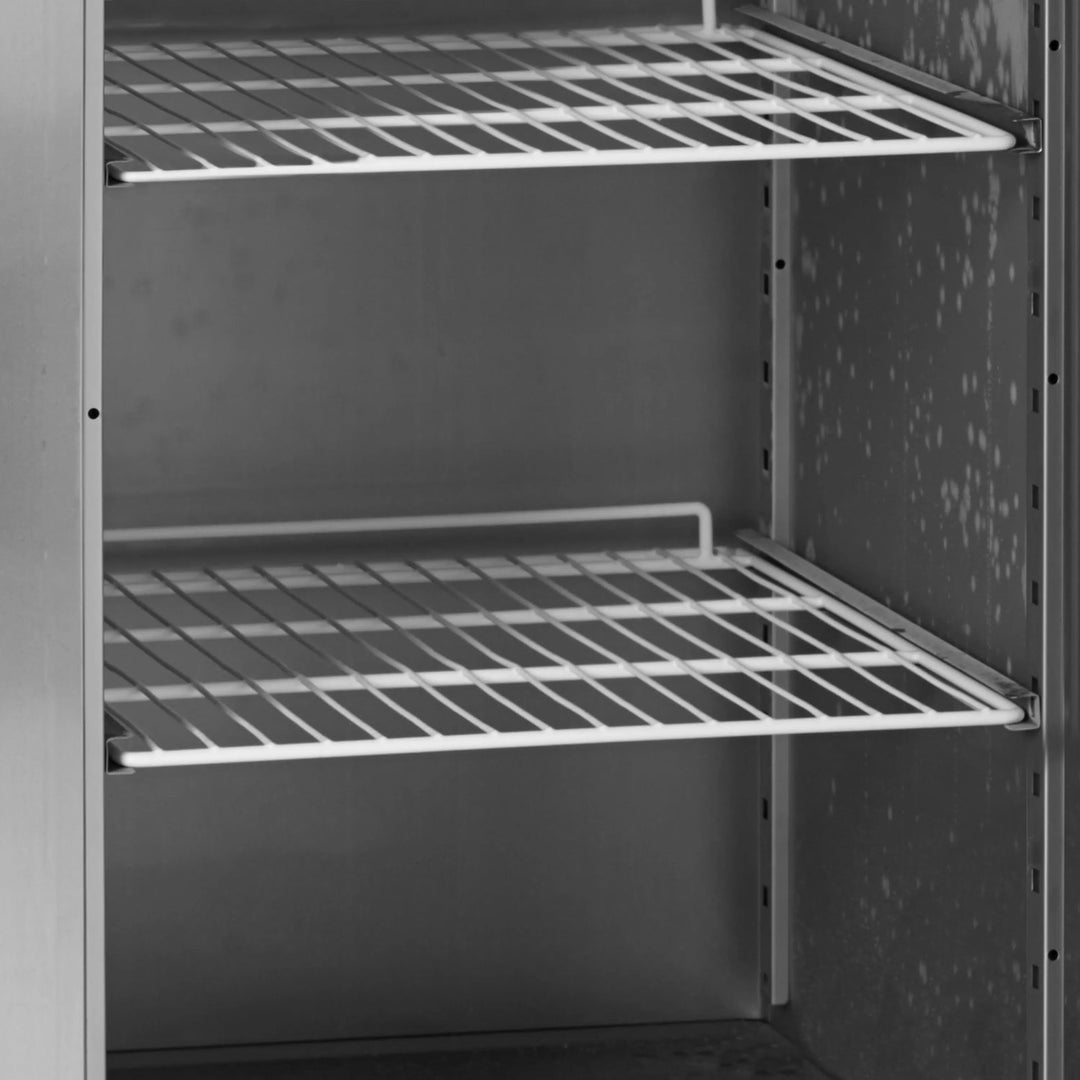 Smalt lagerkøleskab, SS201 stål - Tefcold GUC50 - 42 DB - 0,9 Kw/24 timer (GN 1/1)