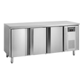 Kølebord med tre døre - GN 1/1 - Tefcold CK7310X1 - 291 liter - 1,42 kw/24 timer - 179,5 cm bred
