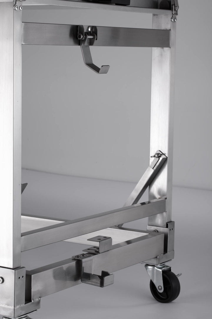Gas grill for outdoor use with 8 burners (Wheels and handle must be fitted)