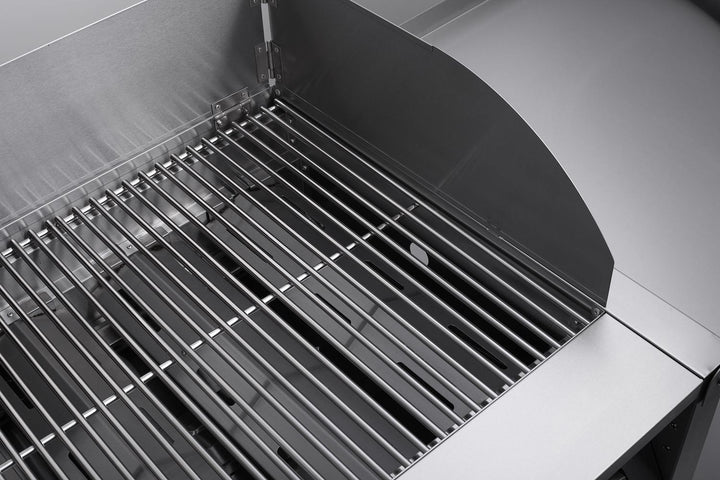 Gas grill for outdoor use with 8 burners (Wheels and handle must be fitted)