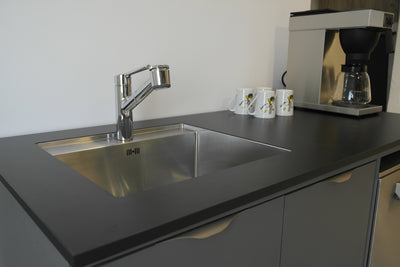 Opvaskestation til kontor og institution - 150x70x92,5 cm - Dansk produceret