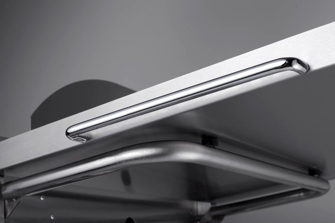 Gas grill for outdoor use with 8 burners (Wheels and handle must be fitted)