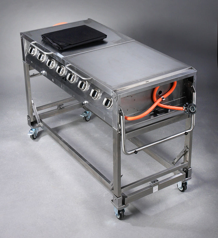 Gas grill for outdoor use with 8 burners (Wheels and handle must be fitted)